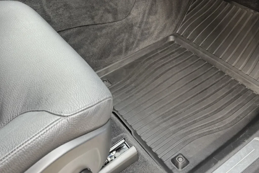interior-protection-heavy-duty-floor-mats-down-under-detailing