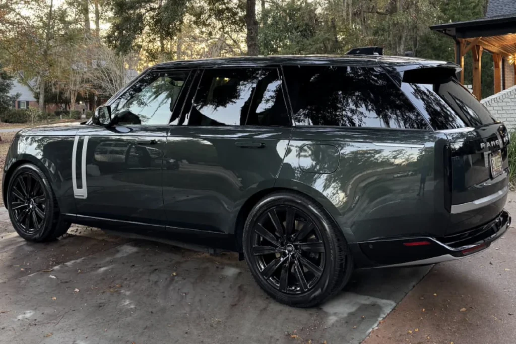 luxury-car-exterior-detailing-finish